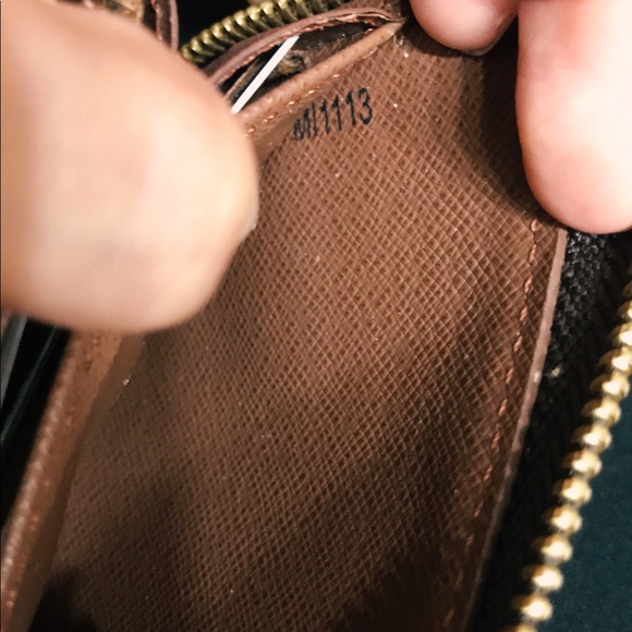 LV wallet! Used in great condition - Picture 3 of 6
